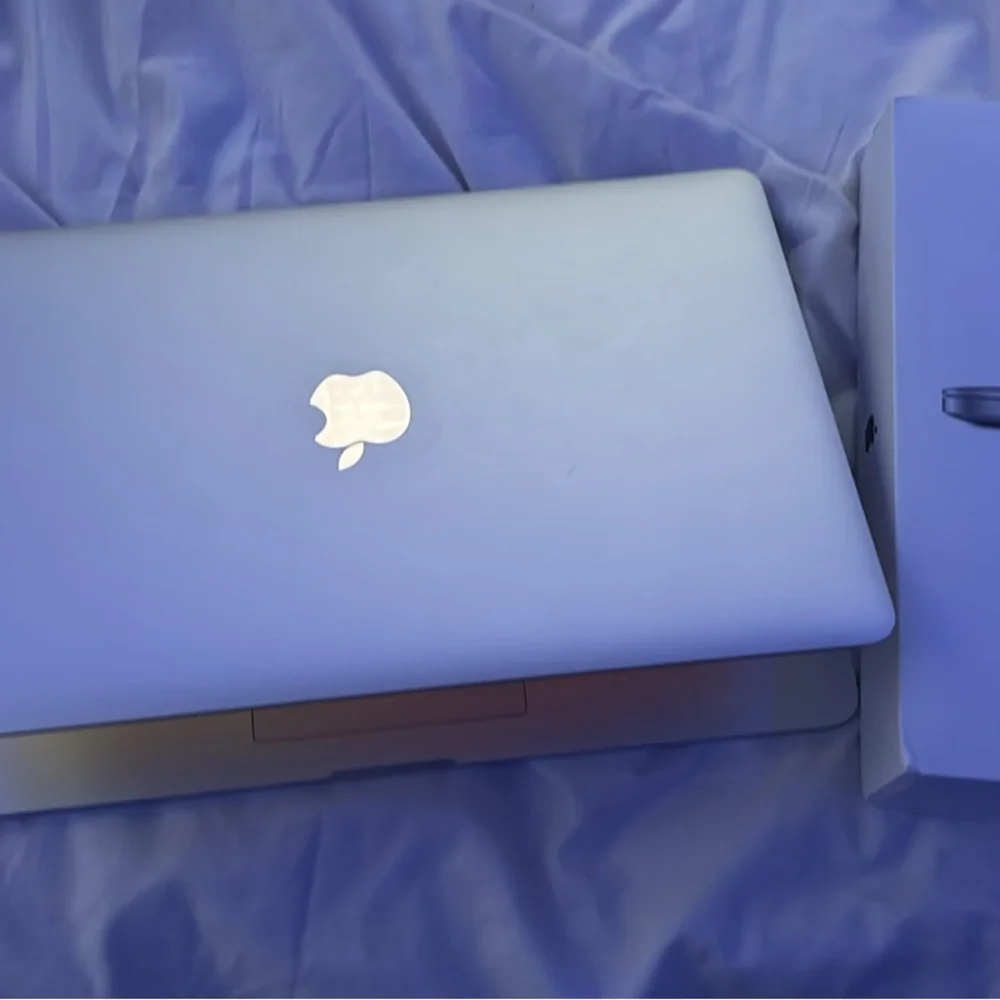Apple MacBook Pro - Grey
